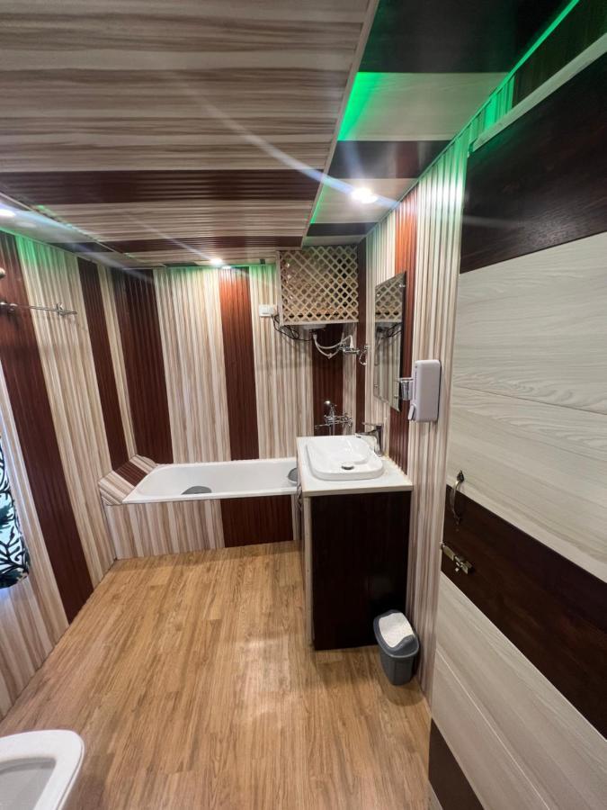 Hotel Aristotle Group Of Houseboats & Transportation Srīnagar Zewnętrze zdjęcie